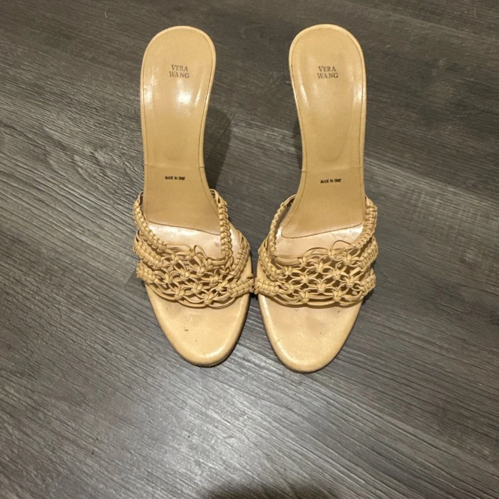 Vintage Y2K Vera Wang Women's Beige Heeled Sandals - Picture 1 of 3